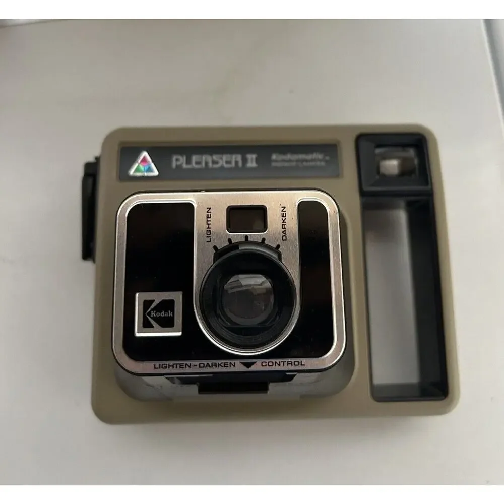 Vintage Pleaser II Kodamatic Kodak Instant Camera With Original Box & Flash